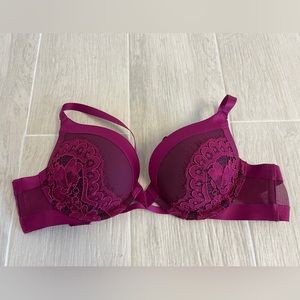 Victoria’s Secret Very Sexy push up bra, 32B
